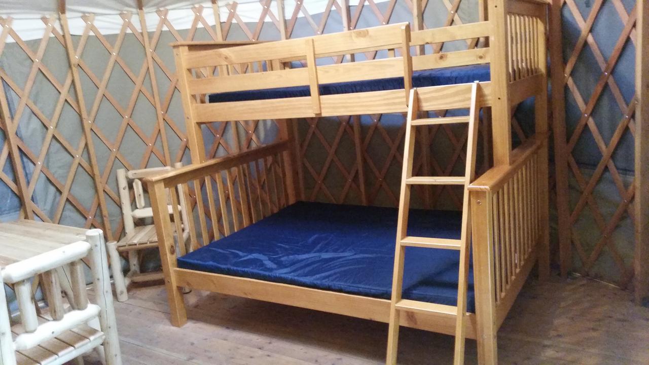 Mount Vernon Camping Resort 16 Ft. Yurt 6 Bow Kültér fotó